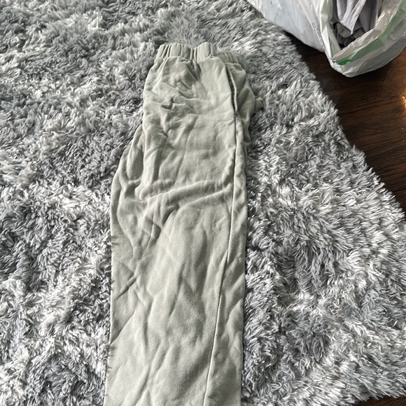 brandy melville rosa sweats - Picture 2 of 3